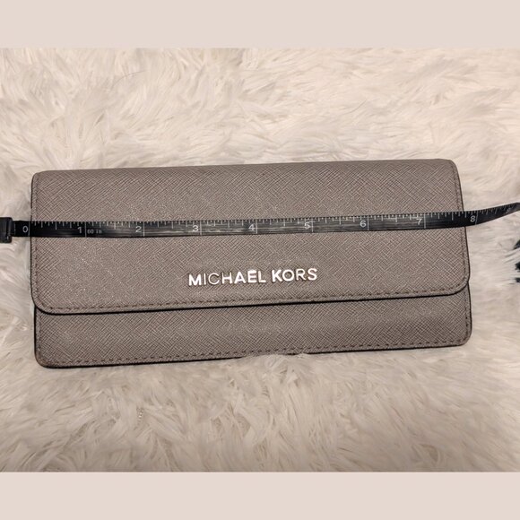 Michael Kors Jet Set Travel Large Trifold Wallet Pearl Gray Saffiano, Like New - Picture 10 of 10
